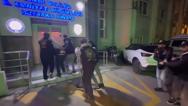 İzmir'de 1 kişinin öldüğü, 1 kişinin yaralandığı silahlı saldırıya ilişkin 9 tutuklama