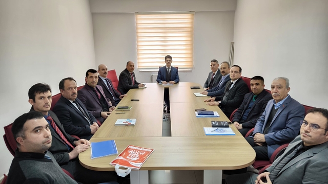 Ulaş Kaymakamı Eskimez, okul müdürleriyle toplantı yaptı