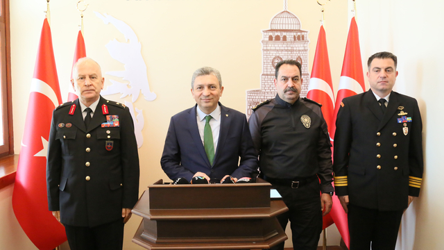 Antalya'da sokakta düğün, nişan, mevlit yasaklandı