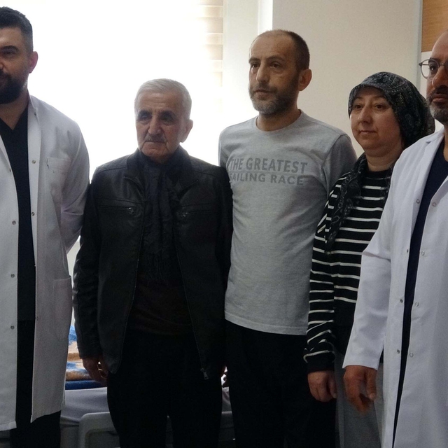 Babasının böbreğiyle hayata tutundu