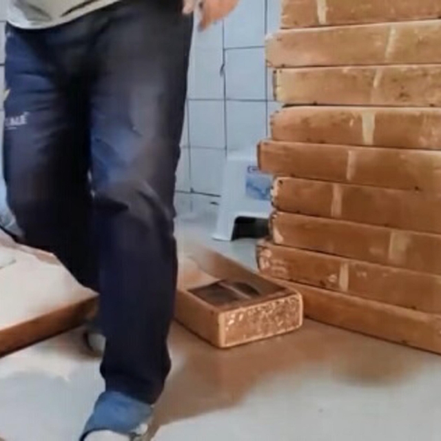 Pide tezgahına terlikle basılan fırına 105 bin TL ceza