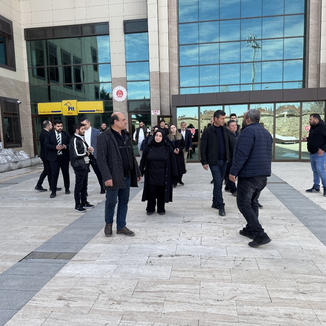 Nevşehir'de otomobiliyle yol kenarındaki yayalara çarpan sürücü hakim karşı...