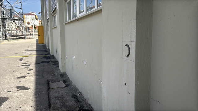 Altyapı yetersizliği nedeniyle kapatılan Bolu Atatürk Stadı'ndan karot örnekleri alınıyor