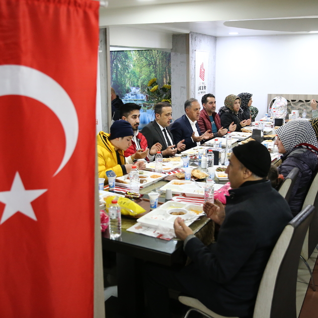 Bingöllüler Vakıflar Bölge Müdürlüğünün iftar programında buluştu