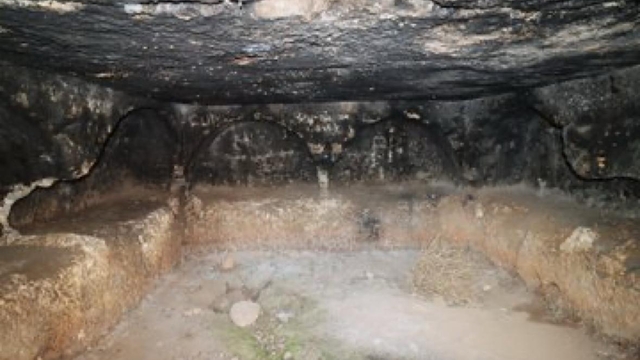 Şanlıurfa'da bulunan kaya mezarı kayıt altına alındı