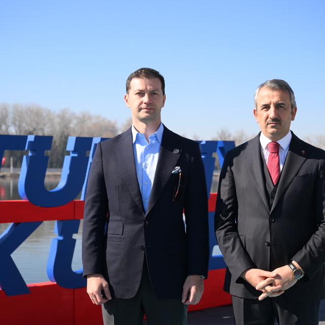 Edirne'de kürek sporu için Meriç kenarına kayıkhane ve sosyal donatı alanı...