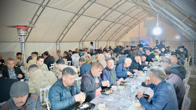 Mardin Valiliği ve Büyükşehir Belediyesince Ömerli'de iftar programı düzenlendi