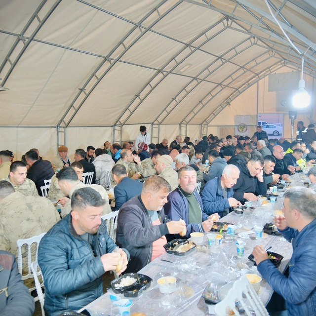 Mardin Valiliği ve Büyükşehir Belediyesince Ömerli'de iftar programı düzenl...