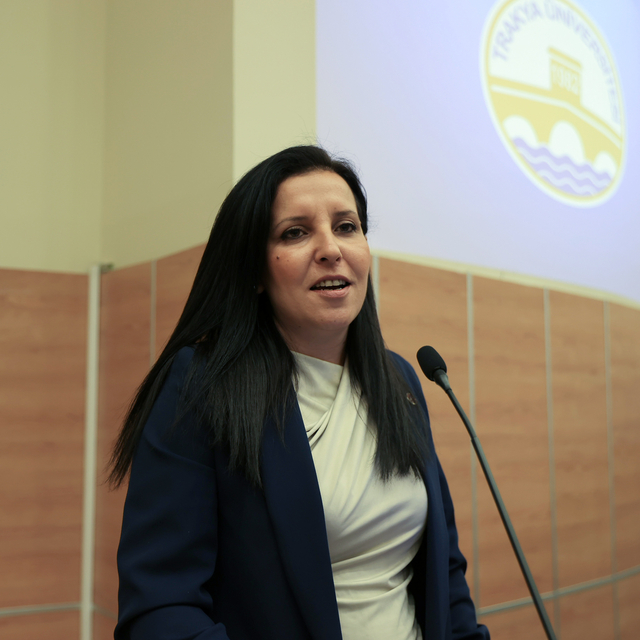 Edirne'de "İlham Veren Kadınlar ve Başarı Hikayeleri" paneli düzenlendi