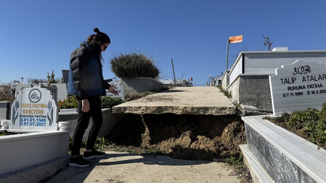 Samsun'da kar yağışından dolayı mezarlıkların bir bölümü çöktü