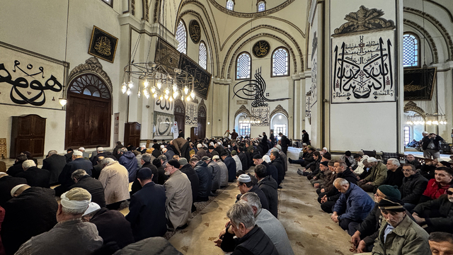 Bursa'da ramazan ayının ilk cuma namazı kılındı