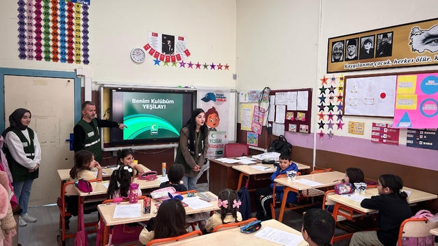 Giresun'da ilkokul öğrencilerine Yeşilay tanıtıldı
