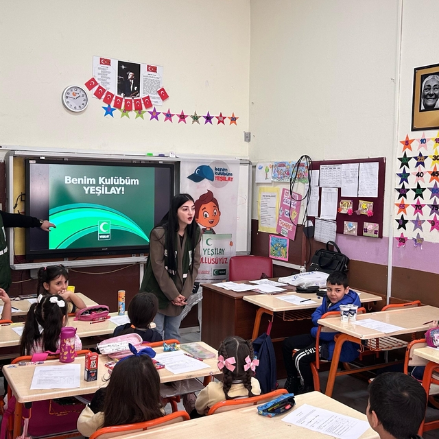 Giresun'da ilkokul öğrencilerine Yeşilay tanıtıldı