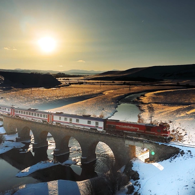 Turistik Doğu Ekspresi'nin Erzurum geçişi, dronla görüntülendi