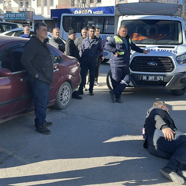 Çubuk'ta otomobilin çarptığı kişi yaralandı