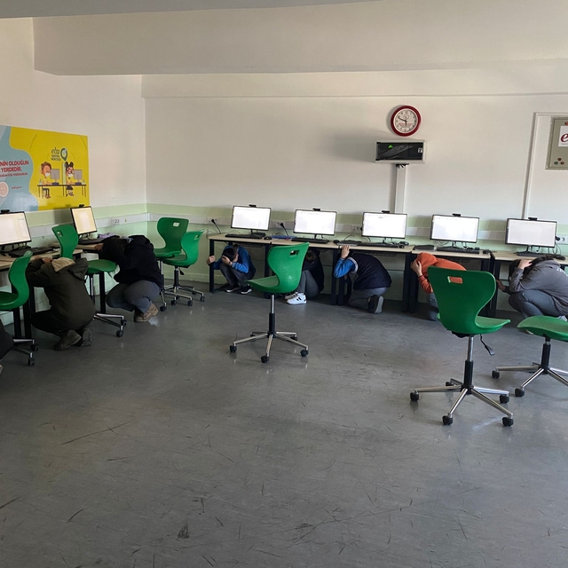 Tosya'da afet farkındalık tatbikatı yapıldı