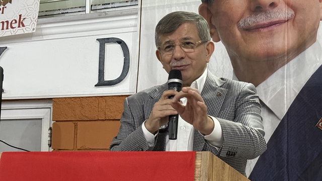 Gelecek Partisi Genel Başkanı Davutoğlu, Tekirdağ'da iftara katıldı