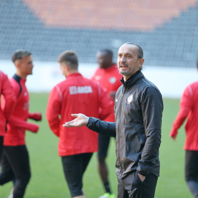 Çorum FK'nin yeni teknik direktörü Tuncay Şanlı takımla ilk antrenmana çıkt...