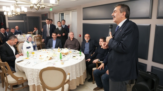 Milli Eğitim Bakanı Tekin, okul müdürleriyle iftarda buluştu