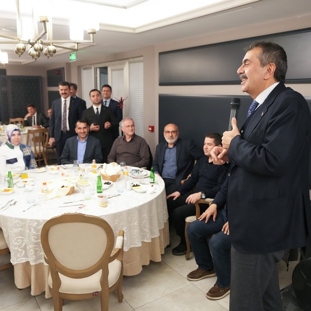 Milli Eğitim Bakanı Tekin, okul müdürleriyle iftarda buluştu