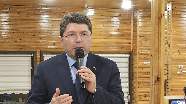 Bakan Tunç: Şehit ailelerimizi üzecek hiçbir adım atmayız