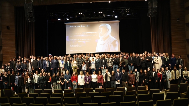 Türkiye'nin ilk astronotu Alper Gezeravcı, Hasan Kalyoncu Üniversitesi'nde öğrencilerle buluştu