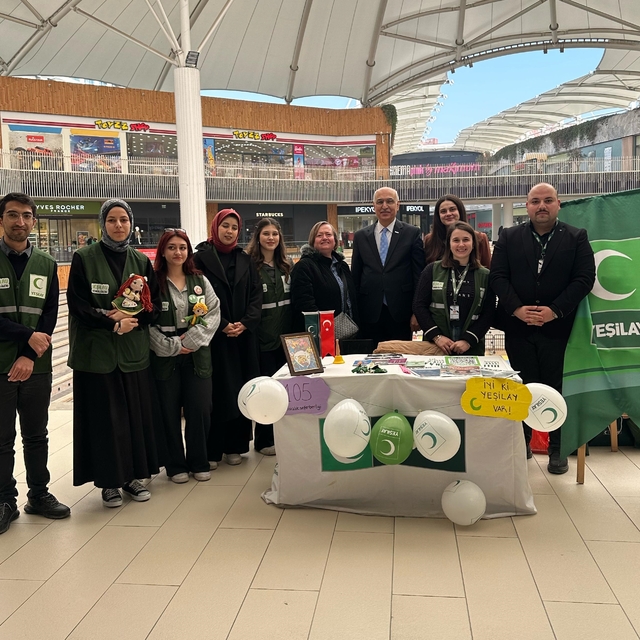 Yeşilay Balıkesir Şubesi "Biz senin için buradayız" standı açarak farkındal...