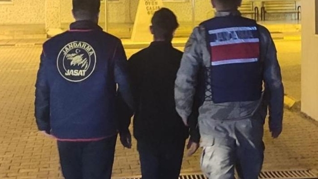 Şanlıurfa'da bir çocuğa çarpıp kaçan sürücü kamyonetinden kopan parçalar sayesinde yakalandı