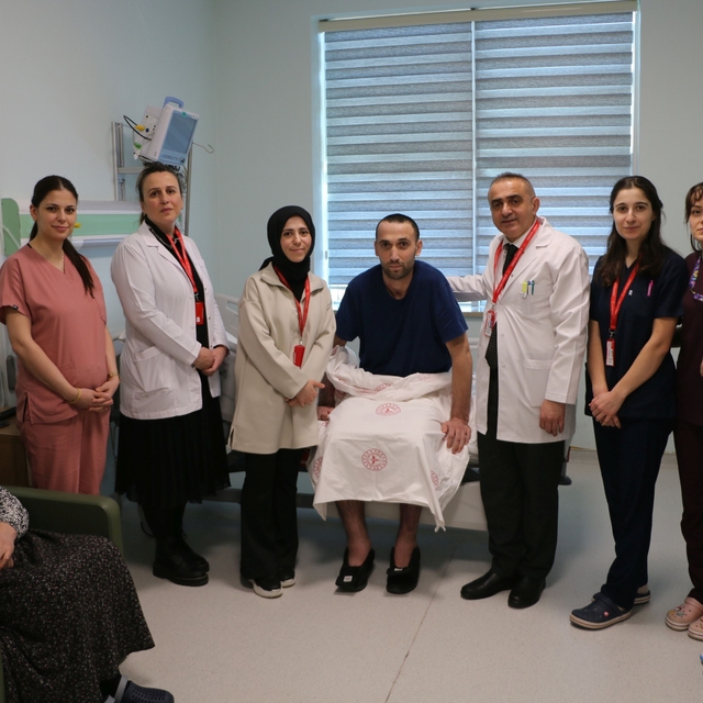 Of'ta vücudundaki yanıklar nedeniyle 4 aydır tedavi gören hasta taburcu edi...