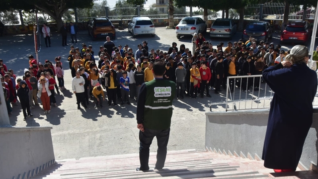 Bozyazı'da öğrencilere Yeşilay'ın çalışmaları ve önemi anlatıldı