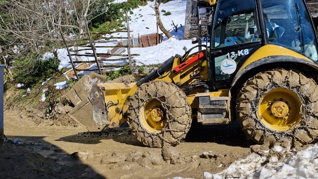 Rize'de heyelan; 4 ev tedbir amaçlı tahliye edildi