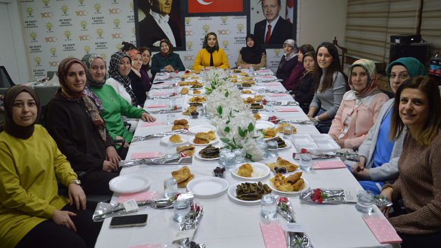 Havza'da 8 Mart Dünya Kadınlar Günü dolayısıyla iftar programı düzenlendi
