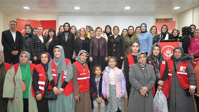 Diyarbakır'da KADEM 8 Mart Dünya Kadınlar Günü dolayısıyla etkinlik düzenledi