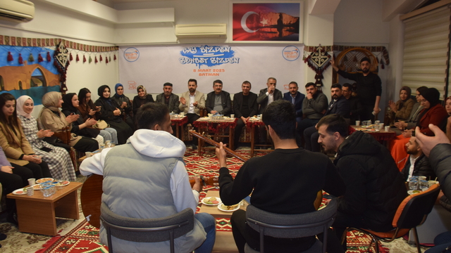 AK Parti Batman Milletvekili Nasıroğlu gençlerle buluştu