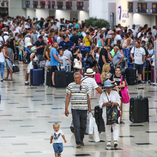 Türk turistin vizelisi Orta ve Batı Avrupa'ya, vizesizi Balkanlar'a gitti