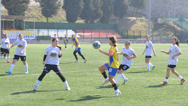 Kocaeli'de kadınlar ligi müsabakası yarıda kaldı