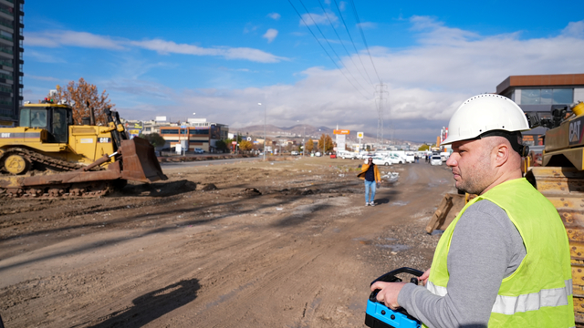 Dev iş makineleri teknolojinin yardımıyla çağ atlıyor