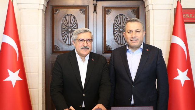 AK Parti Genel Başkan Yardımcısı Yayman Kilis'te temaslarda bulundu