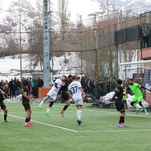 Hakkari Zapspor, Diyarbakırspor'u 2-1 yendi