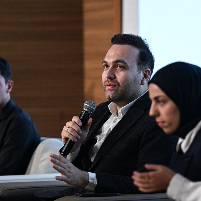 AK Parti Genel Merkez Gençlik Kolları Başkanı İbiş, Adana'da gençlerle bulu...