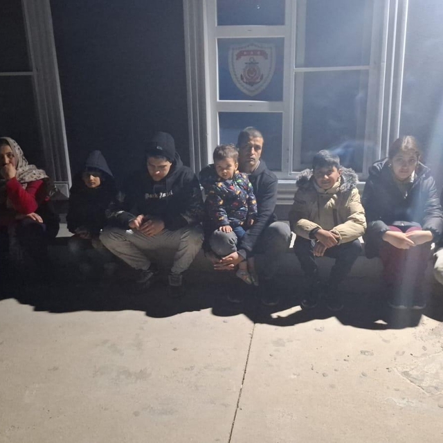 Çanakkale'de 13 düzensiz göçmen yakalandı