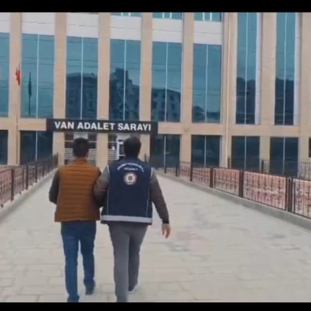 Van'da 3 göçmen kaçakçısı tutuklandı
