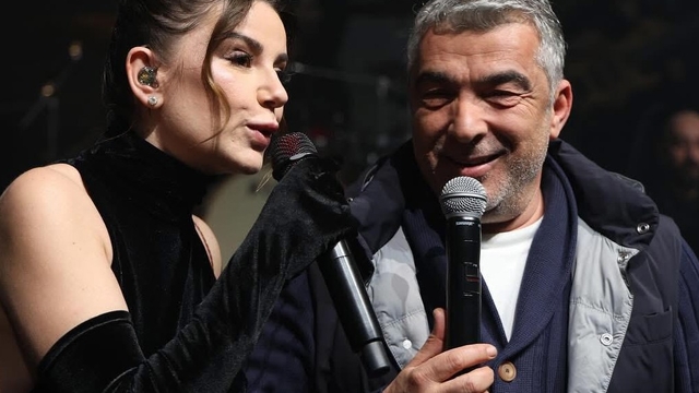 Milletvekili Alagöz, sahnede sesiyle beğeni topladı