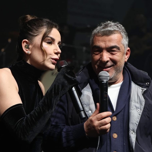 Milletvekili Alagöz, sahnede sesiyle beğeni topladı