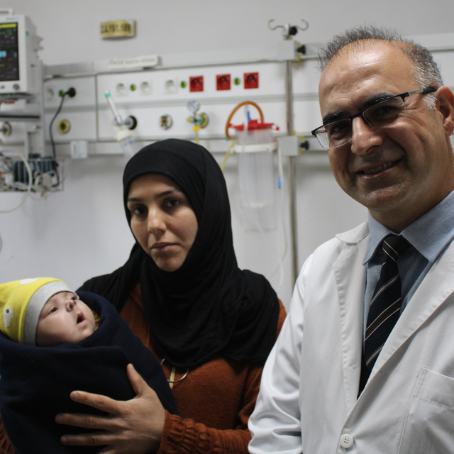 Burun kanalları kapalı dünyaya gelen Emani bebek, ameliyatla sağlığına kavu...