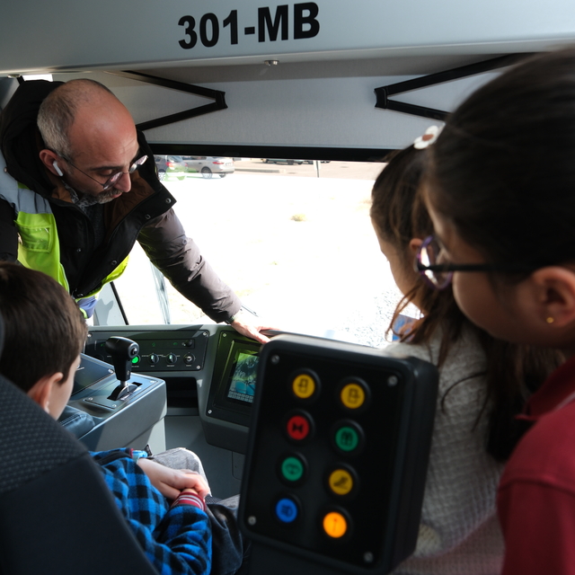 Antalya'da ilkokul öğrencilerine raylı sistem eğitimi verildi