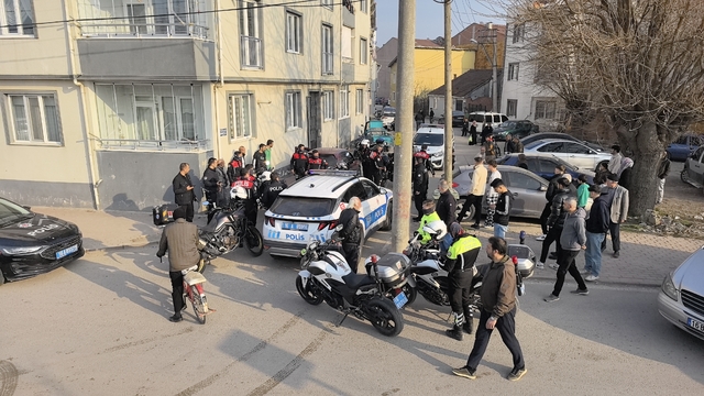 Bursa'da otomobilde uyuşturucu ele geçirildi; 2 gözaltı