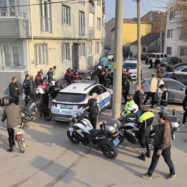 Bursa'da otomobilde uyuşturucu ele geçirildi; 2 gözaltı