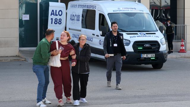 2 ay önce evlendiği hemşire eşini satırla öldürdü (2)