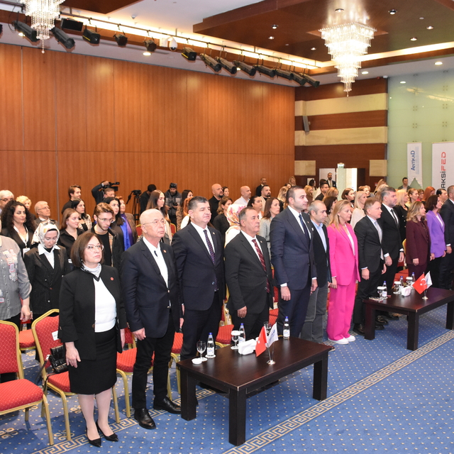 Antalya'da "Tarihsel Süreçte ve Günümüzde Kadının Siyasetteki Yeri" konulu...